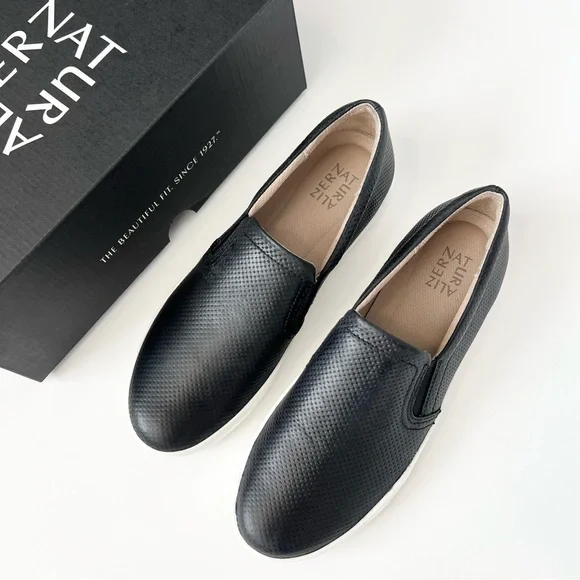 Naturalizer Marianne Slip on Sneaker NIB Black leather sneakers Comfort Size 10W - Picture 2 of 6